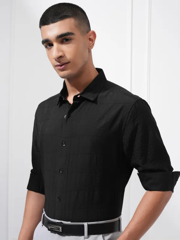 Highlander Men Black Textured Slim Fit Casual Shirt