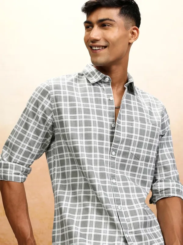 Highlander Men Grey Checked Regular Fit Casual Shirt