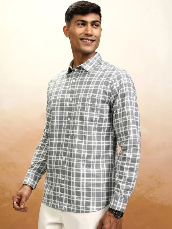 Highlander Men Grey Checked Regular Fit Casual Shirt