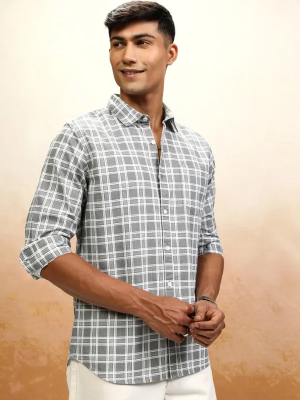 Highlander Men Grey Checked Regular Fit Casual Shirt
