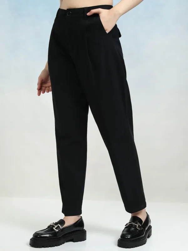 Tokyo Talkies Women Black Solid Regular Fit Casual Trouser