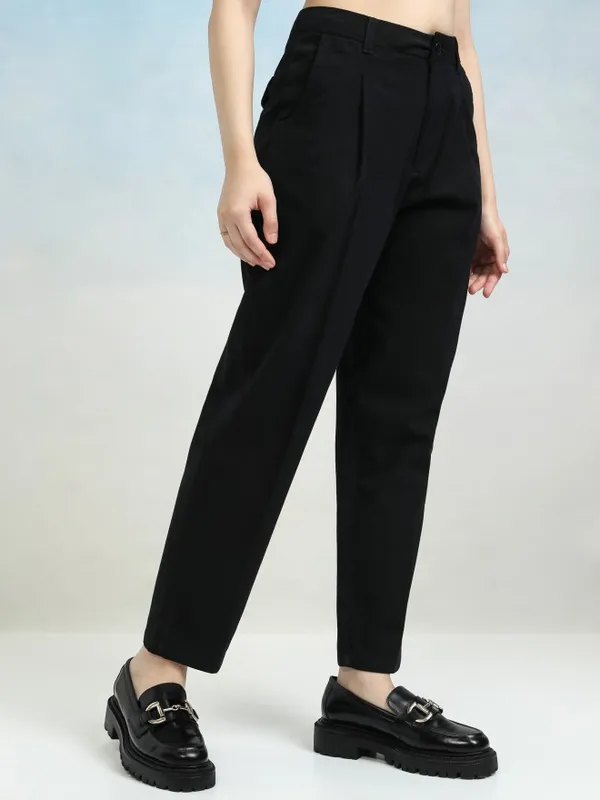 Tokyo Talkies Women Black Solid Regular Fit Casual Trouser
