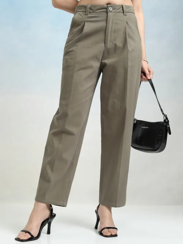 Tokyo Talkies Women Olive Solid Regular Fit Casual Trouser
