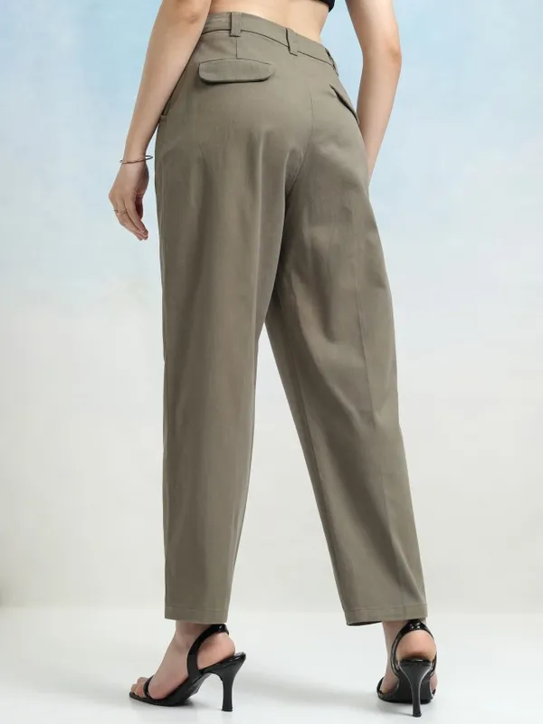 Tokyo Talkies Women Olive Solid Regular Fit Casual Trouser
