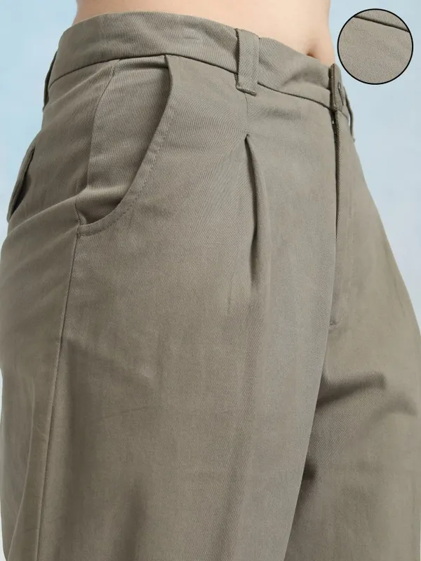 Tokyo Talkies Women Olive Solid Regular Fit Casual Trouser