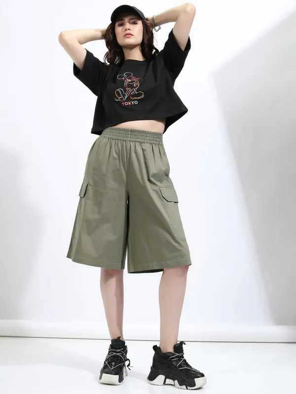 Tokyo Talkies Women Olive Solid Regular Fit Cargo Shorts