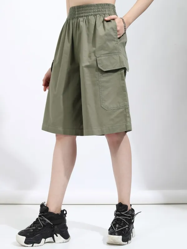 Tokyo Talkies Women Olive Solid Regular Fit Cargo Shorts