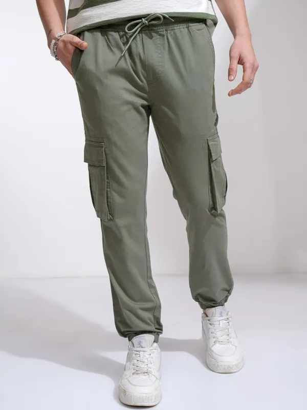 Highlander Men Olive Slim Fit Solid Joggers