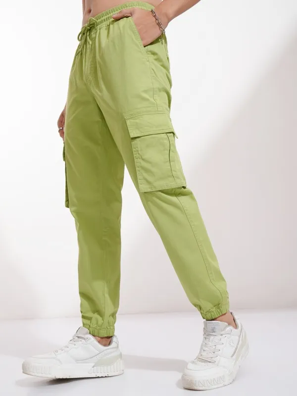 Highlander Men Green Slim Fit Solid Joggers