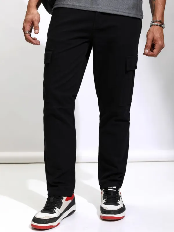 Highlander Men Black Straight Fit Solid Cargos
