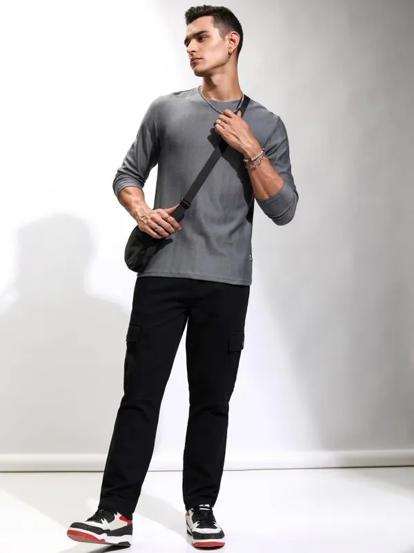 Highlander Men Black Straight Fit Solid Cargos
