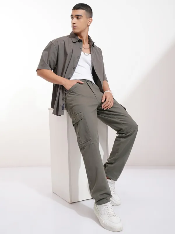 Highlander Men Grey Straight Fit Solid Cargos