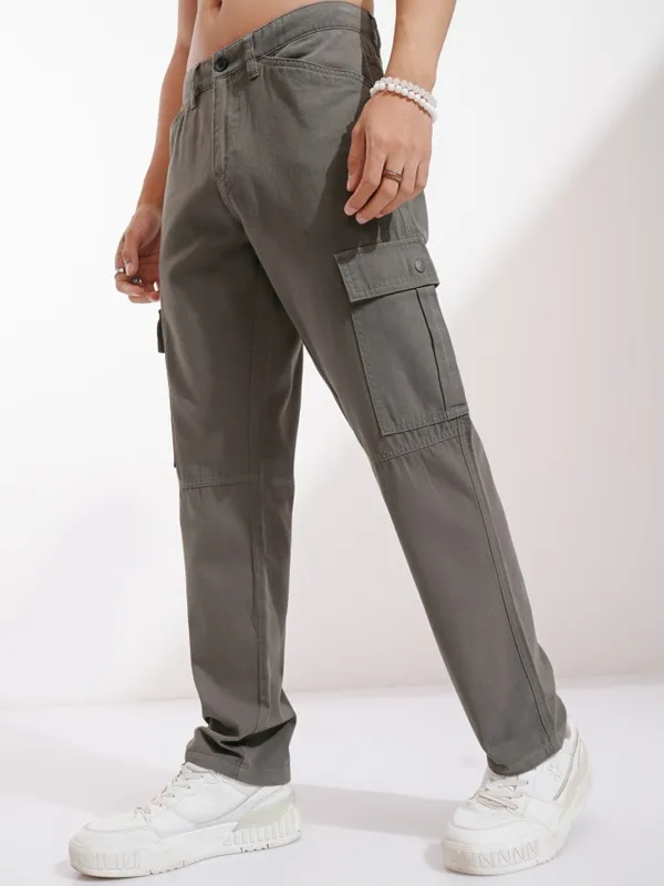 Highlander Men Grey Straight Fit Solid Cargos