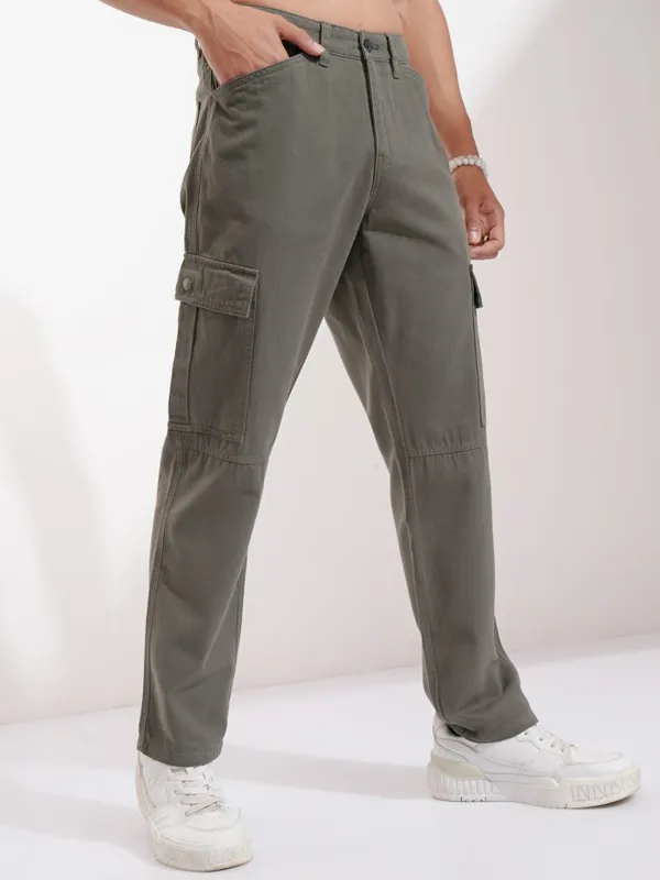 Highlander Men Grey Straight Fit Solid Cargos