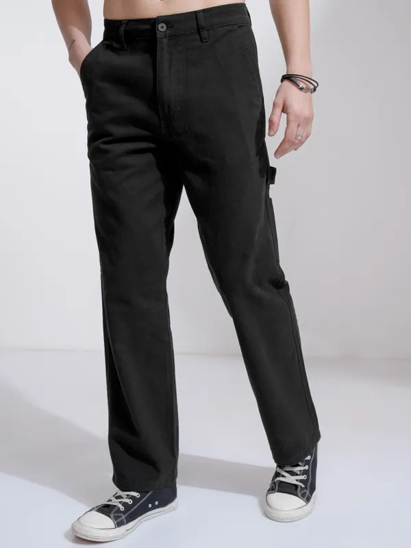 Highlander Men Black Straight Fit Solid Cargos