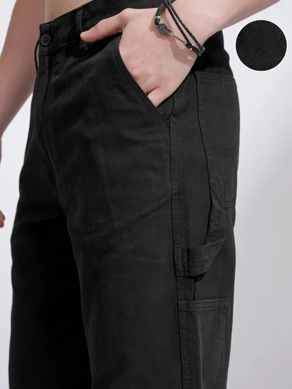 Highlander Men Black Straight Fit Solid Cargos