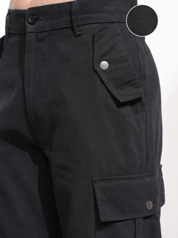 Highlander Men Black Straight Fit Solid Cargos