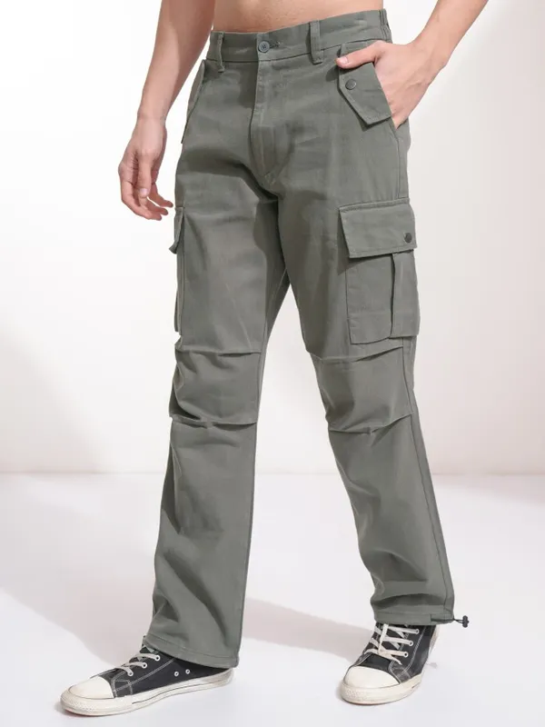 Highlander Men Grey Straight Fit Solid Cargos