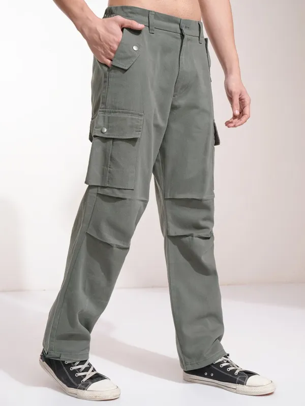 Highlander Men Grey Straight Fit Solid Cargos