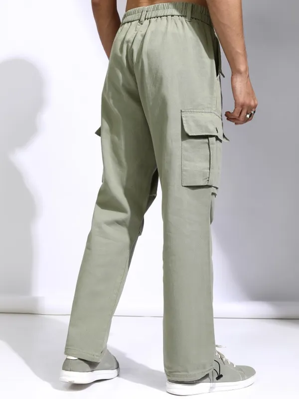 Highlander Men Green Straight Fit Solid Cargos