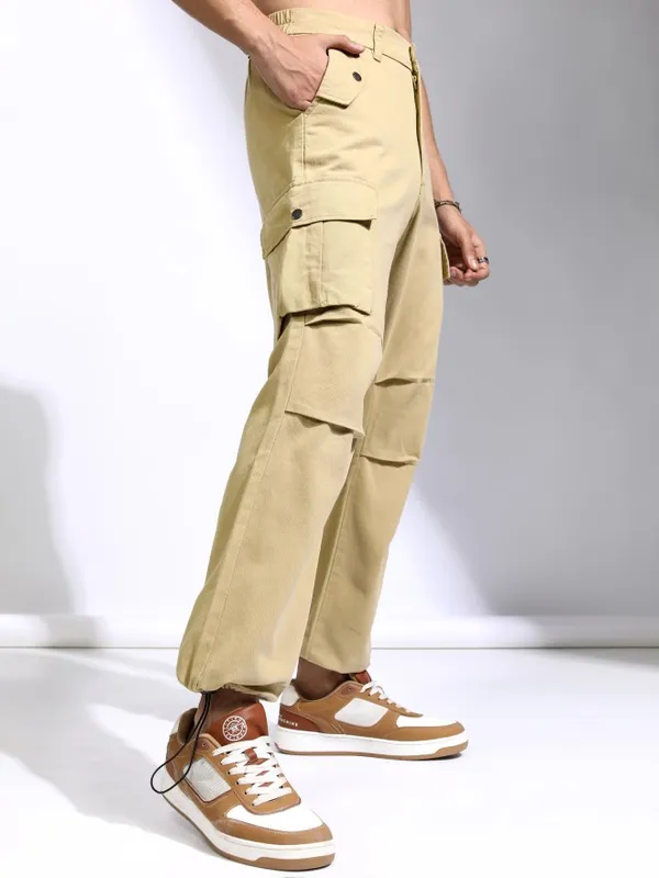 Highlander Men Yellow Straight Fit Solid Cargos