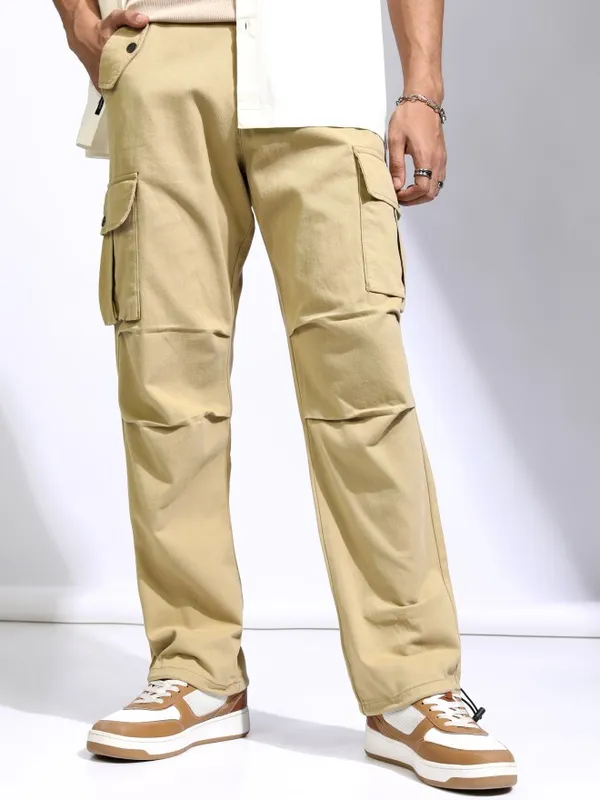 Highlander Men Yellow Straight Fit Solid Cargos