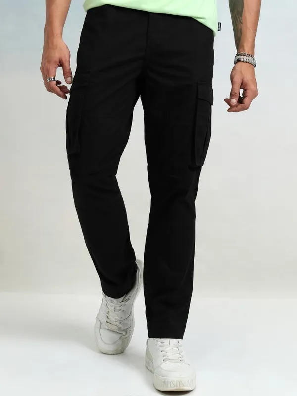 Highlander Men Black Straight Fit Solid Cargos