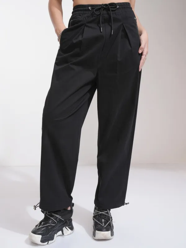 Tokyo Talkies Women Black Solid Regular Fit Casual Trousers