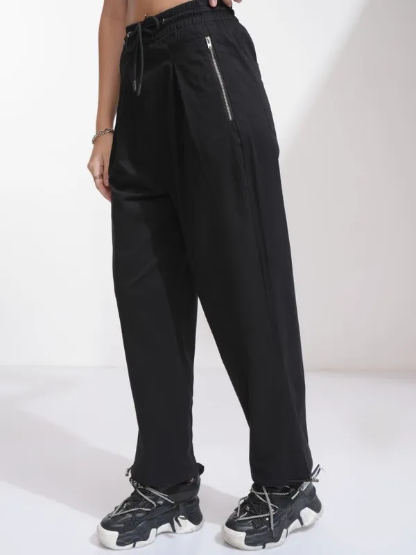 Tokyo Talkies Women Black Solid Regular Fit Casual Trouser
