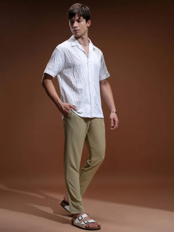 Highlander Men Brown Slim Fit Solid Chinos