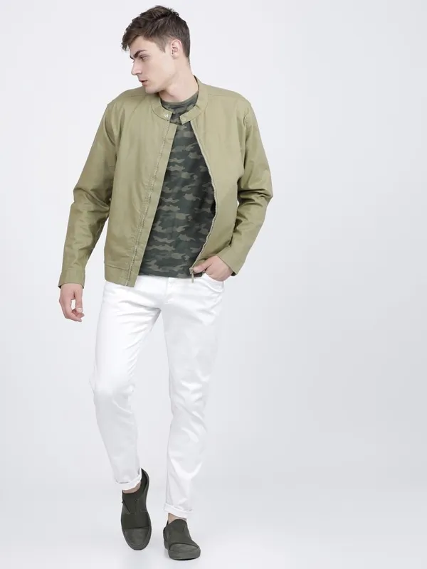 Highlander Men Olive Solid Bomber Jacket