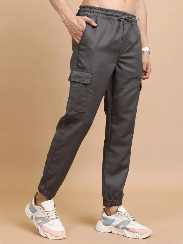 Highlander Men Olive Regular Fit Solid Joggers