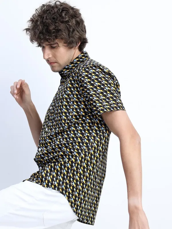 Highlander Men Black Printed Slim Fit Casual Shirt