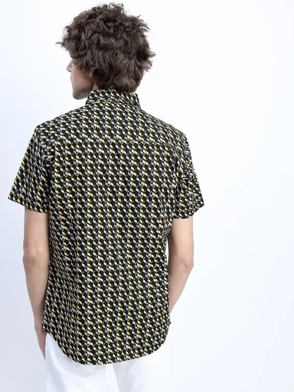 Highlander Men Black Printed Slim Fit Casual Shirt