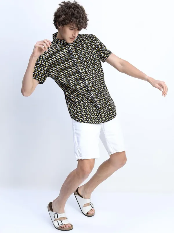 Highlander Men Black Printed Slim Fit Casual Shirt