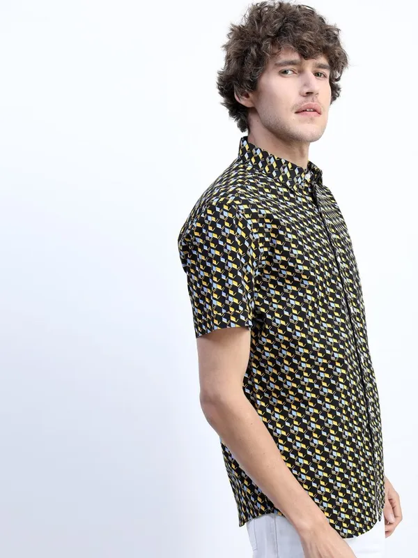 Highlander Men Black Printed Slim Fit Casual Shirt
