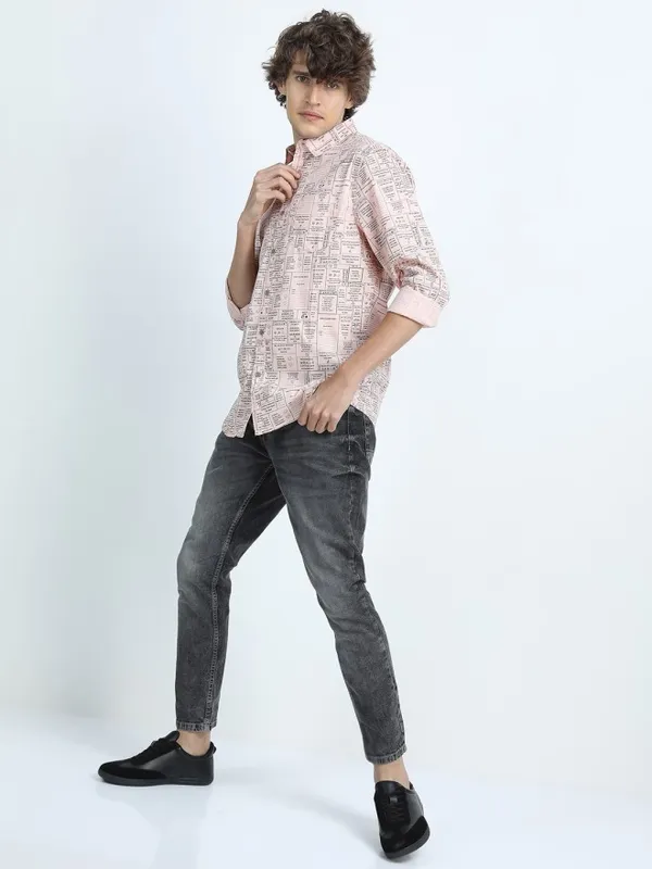 Highlander Men Pink Printed Slim Fit Casual Shirt
