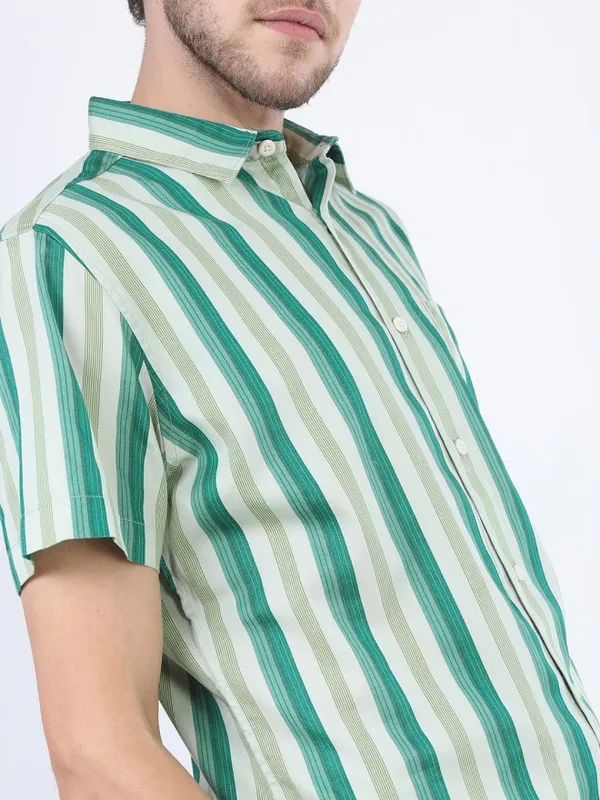 Highlander Men Green Striped Slim fit Casual Shirt