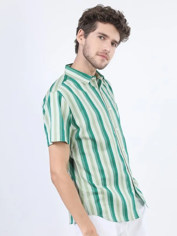 Highlander Men Green Striped Slim fit Casual Shirt
