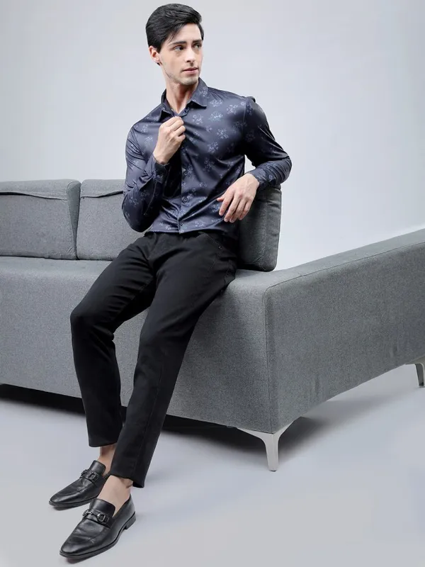 Highlander Men Navy Blue Printed Slim Fit Casual Shirt