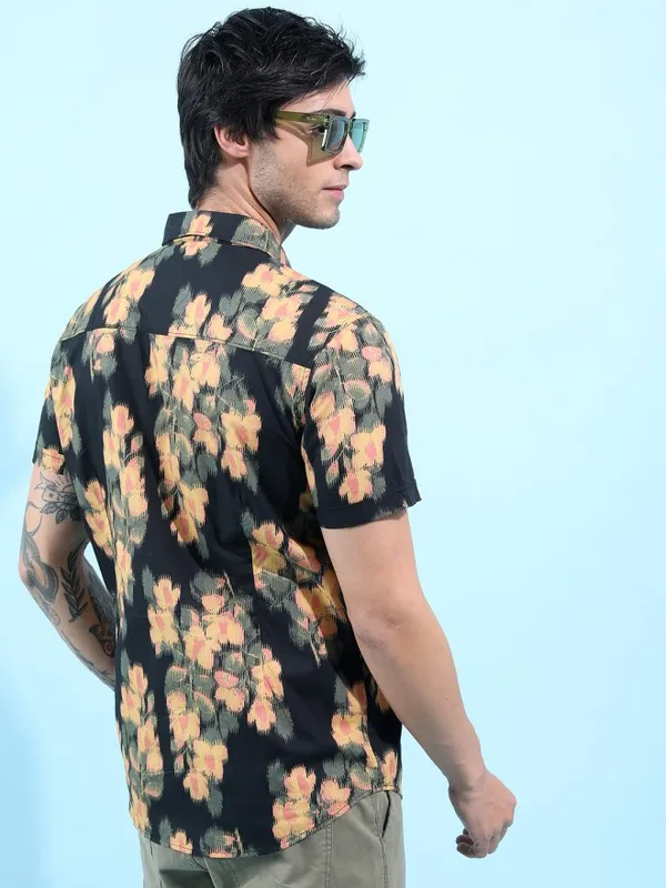 Highlander Men Black Printed Slim Fit Casual Shirt
