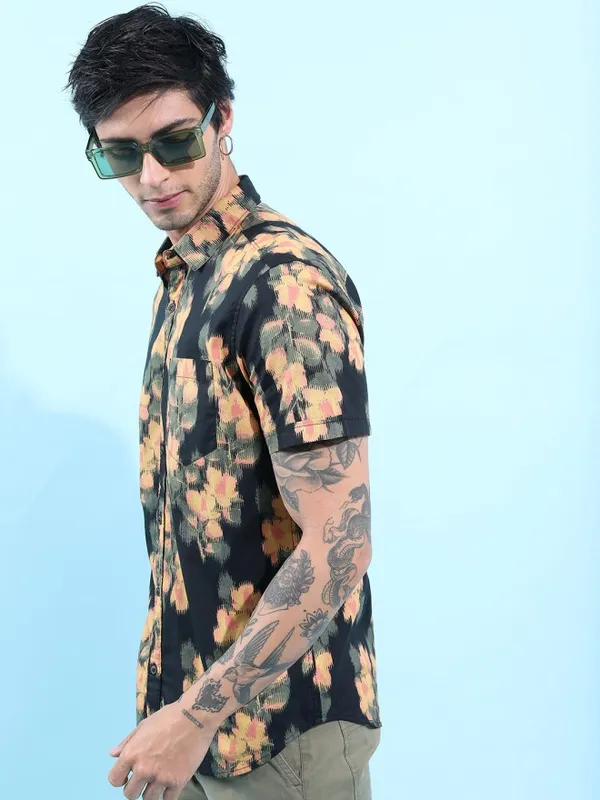 Highlander Men Black Printed Slim Fit Casual Shirt