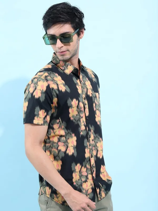 Highlander Men Black Printed Slim Fit Casual Shirt