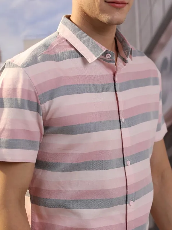 Highlander Men Pink Striped Slim Fit Casual Shirt