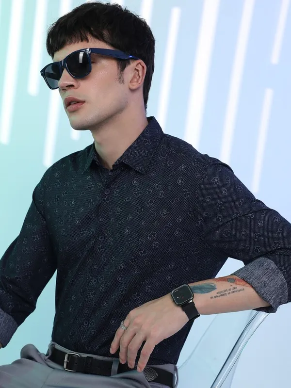 Highlander Men Navy Blue Printed Slim Fit Casual Shirt