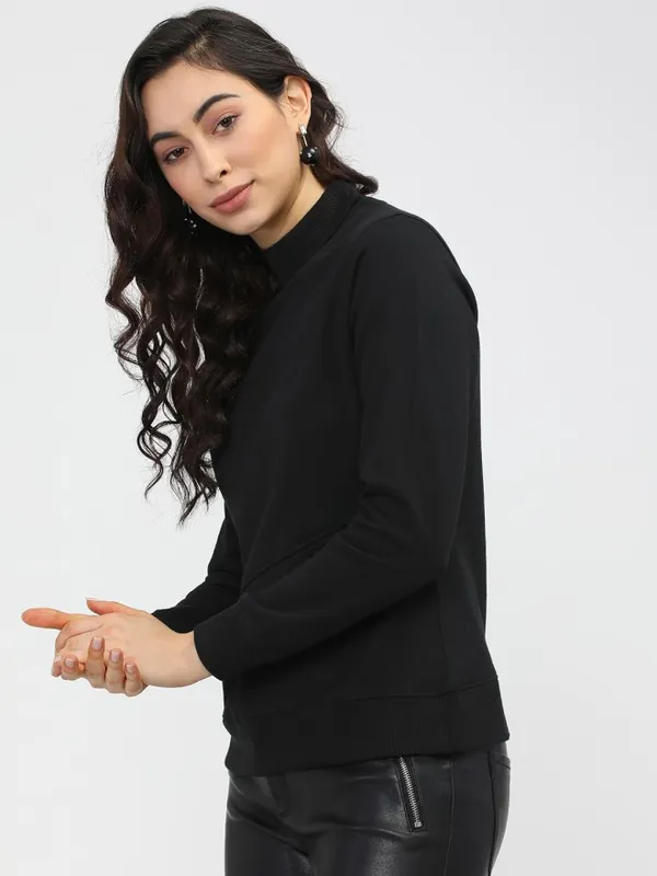 Women Solid Sweatshirt