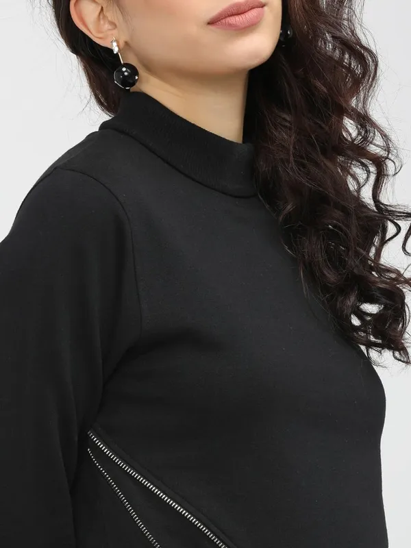 Women Solid Sweatshirt