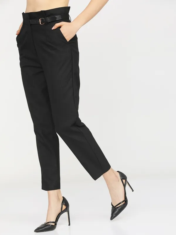 Solid Tapered Fit Casual Trouser