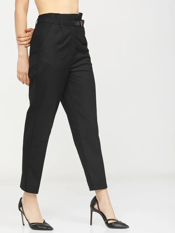 Tokyo Talkies Women Black Solid Tapered Fit Casual Trouser