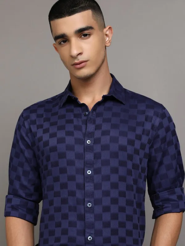 Highlander Men Navy Blue Checked Slim Fit Casual Shirts